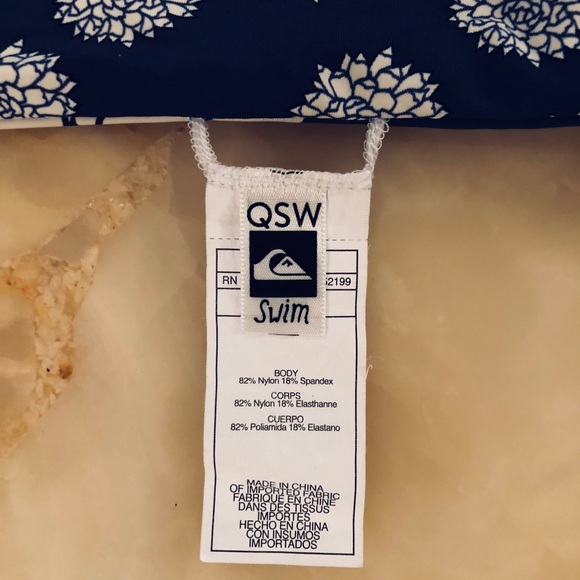 QSW Quicksilver Reversible String Bikini. Size S - Picture 7 of 8